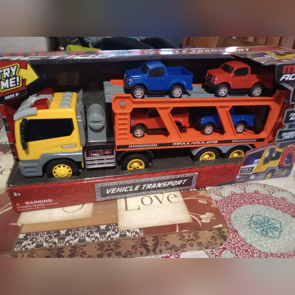 Sunny Days Maxx Action Vehicle Transport with Lights & Sounds